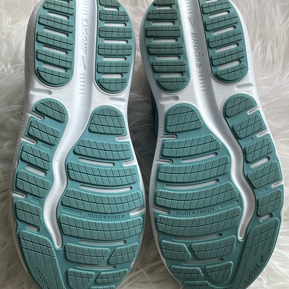 Brooks ghost max 2 running shoes 👟 - Picture 3 of 6